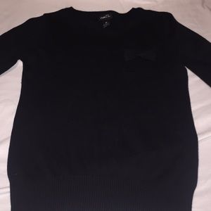 Black rue21 sweater with pocket bow